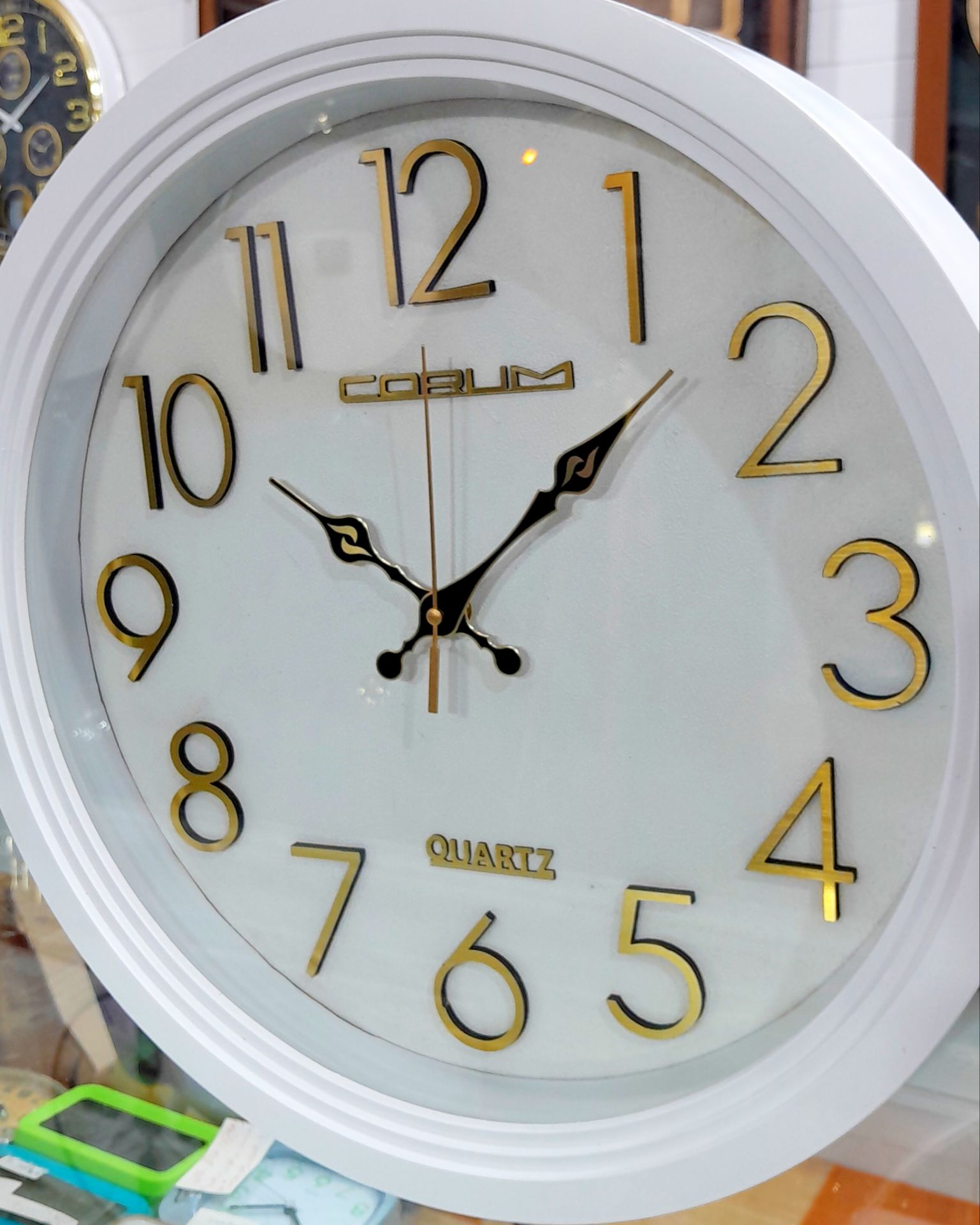 ساعت دیواری CORUM