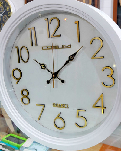 ساعت دیواری CORUM