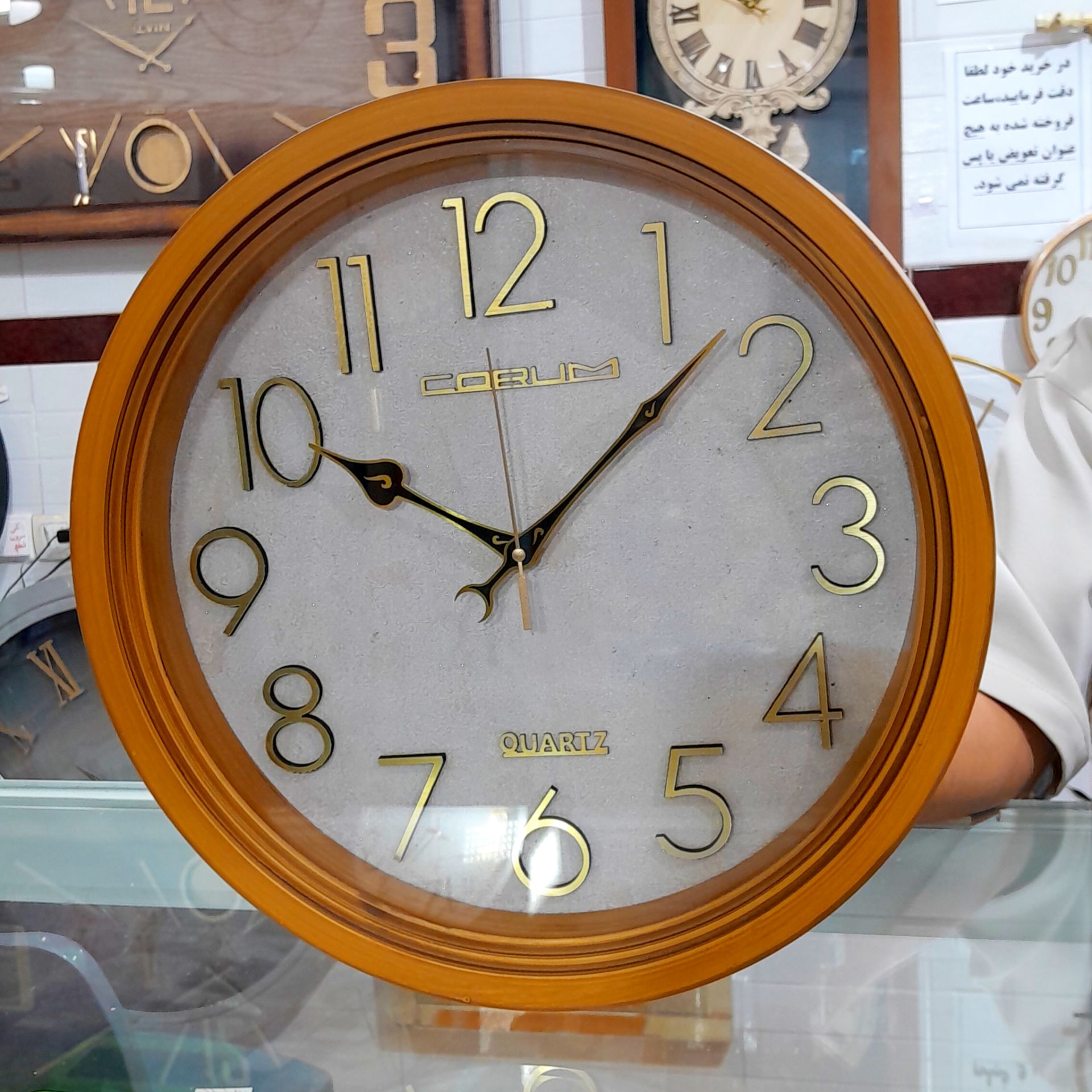 ساعت دیواری CORUM