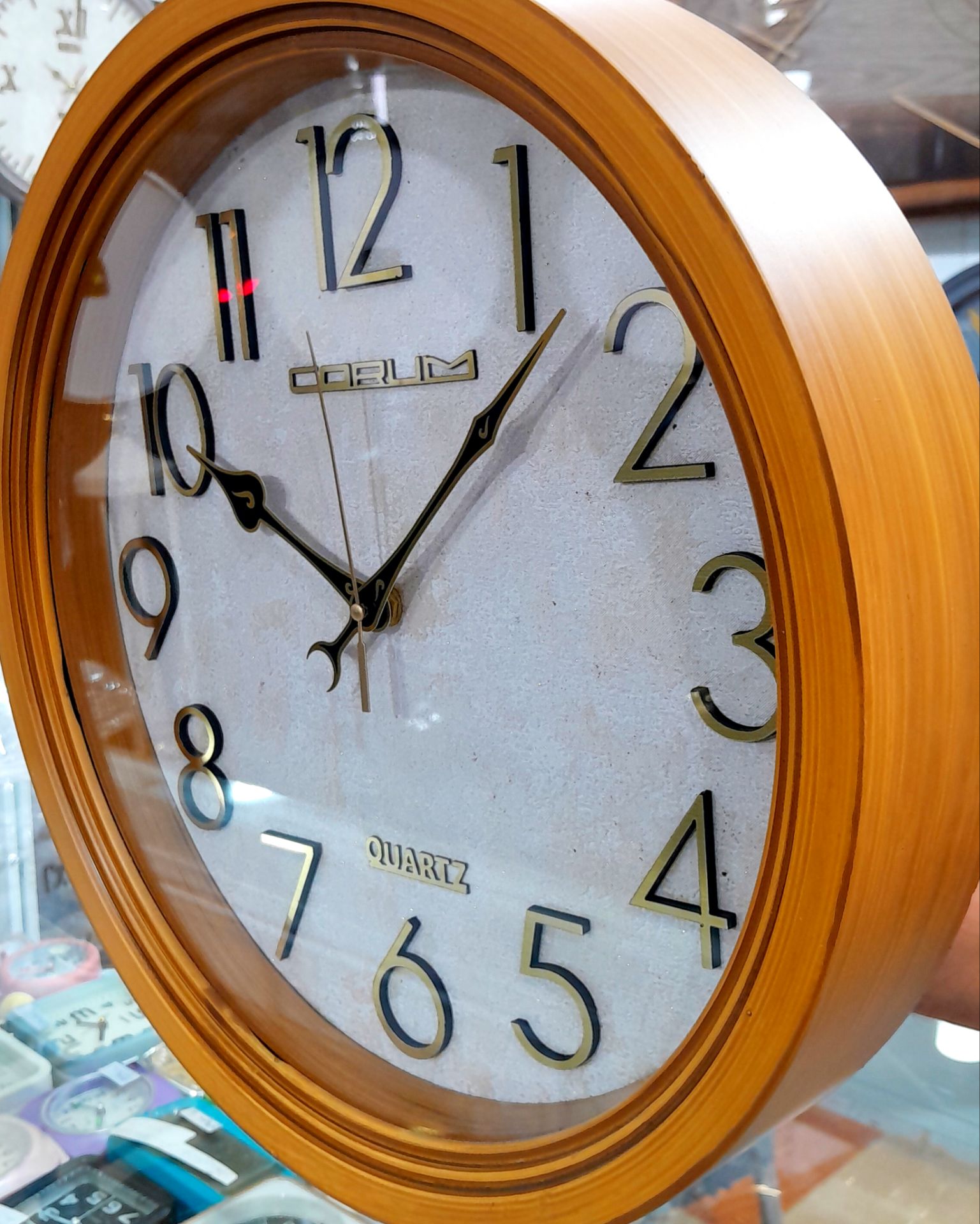 ساعت دیواری CORUM